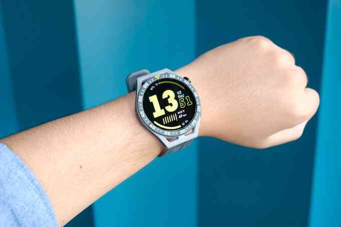 Dưới 6 triệu đồng, chọn mua smartwatch nào?