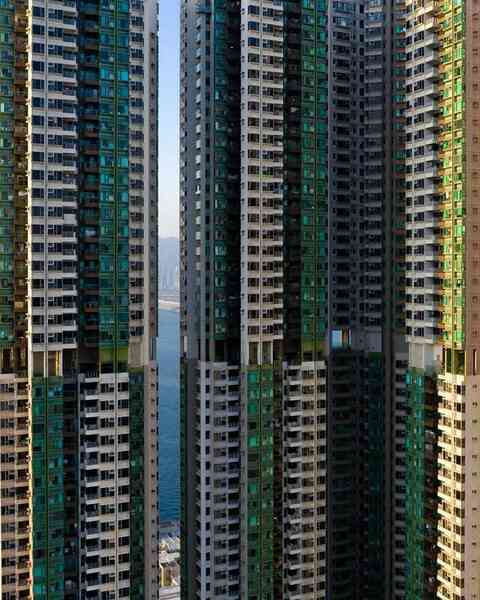 Bộ ảnh đô thị choáng ngợp này lý giải tại sao Hồng Kông được mệnh danh là 'khu rừng bê tông' - Ảnh 6.