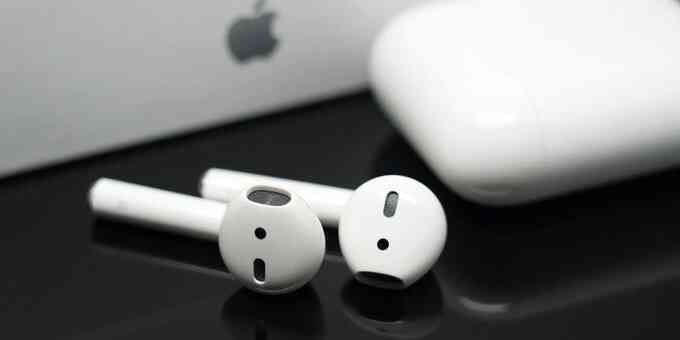 Sắp có tai nghe AirPods giá rẻ?