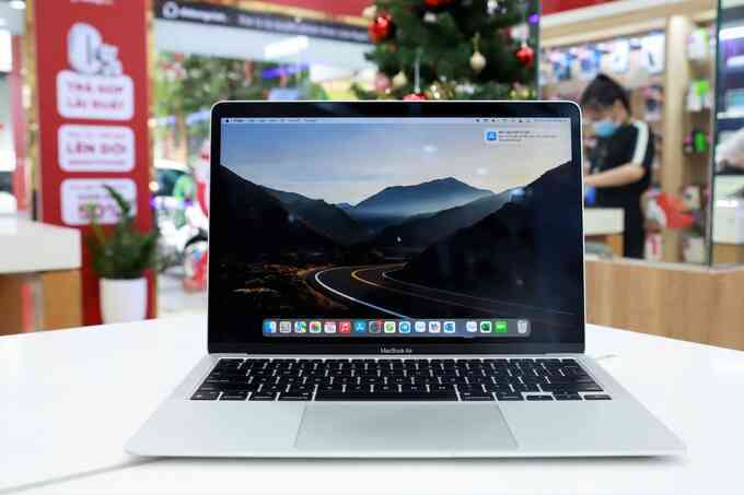 Giá MacBook Air M1 "chạm đáy" tại Việt Nam