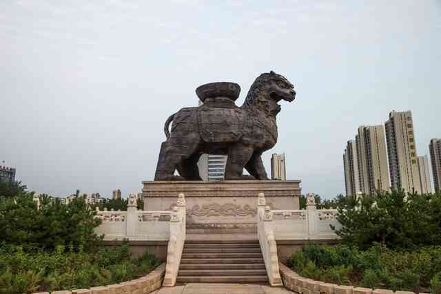 Con sư tử sắt nặng 32 tấn tại Trung Quốc đã tồn tại hàng nghìn năm trước mưa gió, nhưng lại bị đổ do sự bảo vệ 'tự cho mình là đúng' của các chuyên gia!