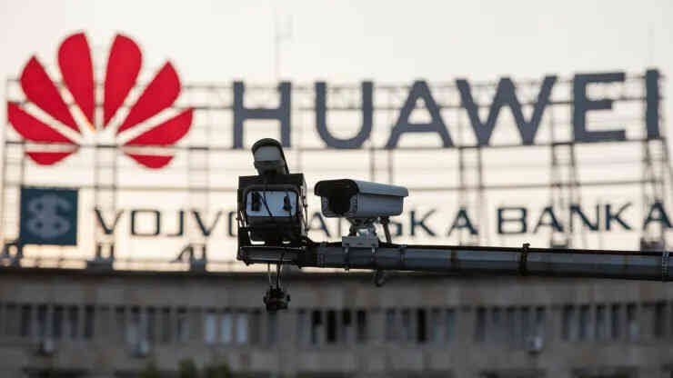 Chính phủ Mỹ thu hồi 8 giấy phép bán hàng cho Huawei