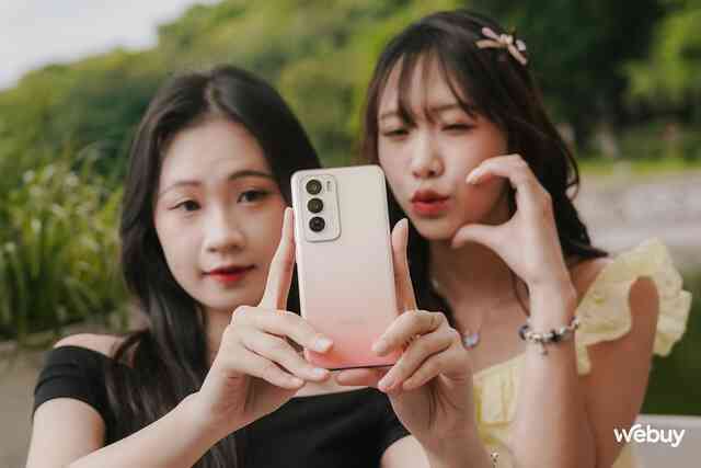 Chính thức ra mắt OPPO Reno12 series: Smartphone thiết kế đẹp, chụp ảnh AI cực chất cho giới trẻ, giá từ 9,49 triệu đồng