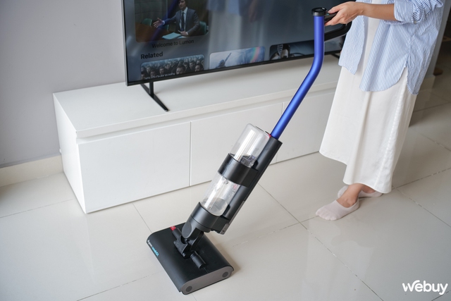 Trải nghiệm máy lau hút khô ướt Dyson WashG1: Dọn nhà sạch sẽ êm ru, thiết kế độc lạ, giá cao