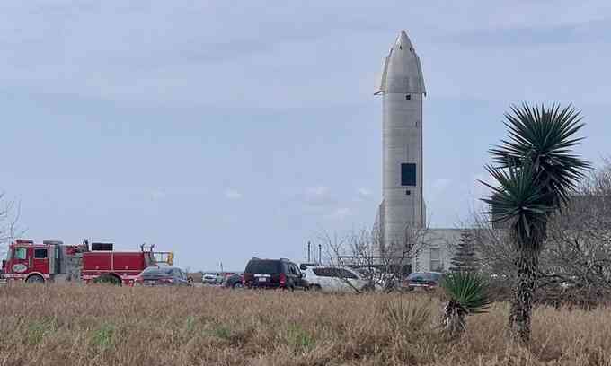 SpaceX đưa nguyên mẫu Starship SN11 tới bệ phóng