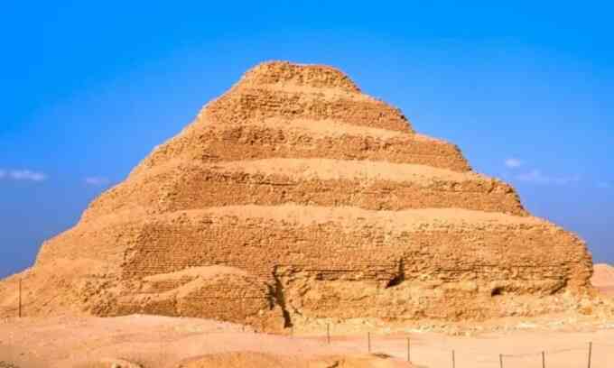Người Ai Cập có thể dùng thang thủy lực để xây kim tự tháp